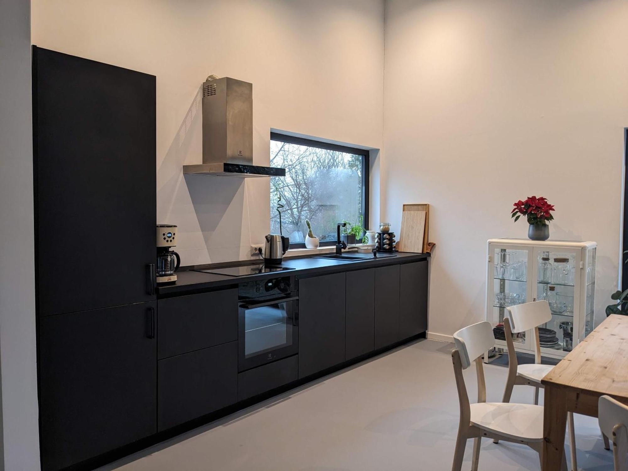 Black Walnut House With Indoor Outdoor Fireplace Izvoarele  外观 照片